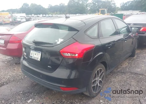 2017 Ford Focus Sel z USA, uszkodzony, nr VIN 1FADP3M26HL330882